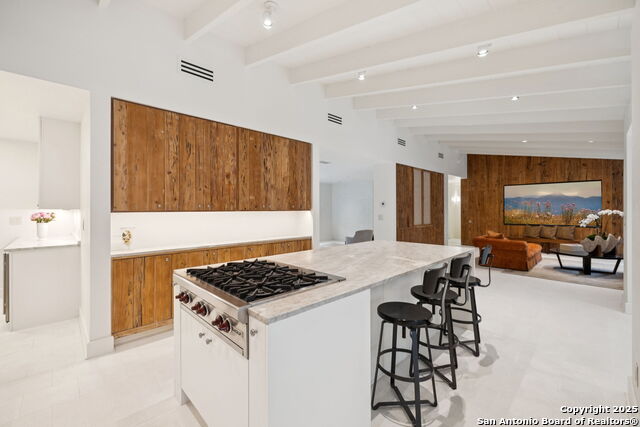 Listing photo id 19 for 510 Lamont  