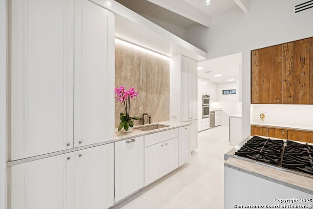 Listing photo id 20 for 510 Lamont  