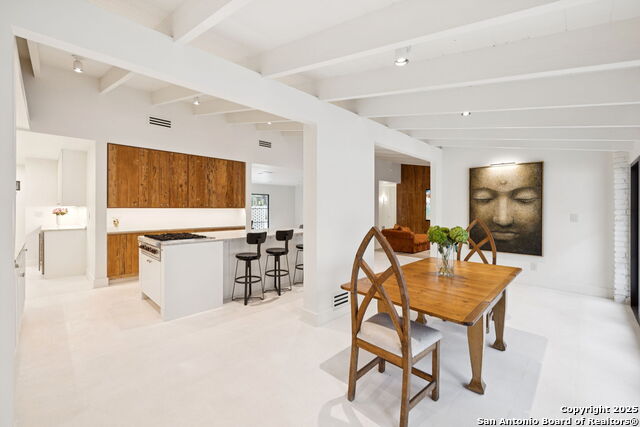 Listing photo id 23 for 510 Lamont  