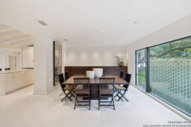 Listing photo id 2 for 510 Lamont  