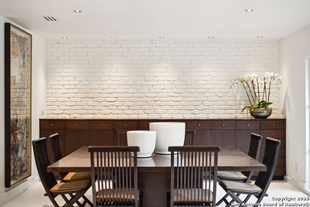 Listing photo id 3 for 510 Lamont  