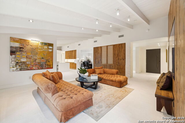 Listing photo id 6 for 510 Lamont  