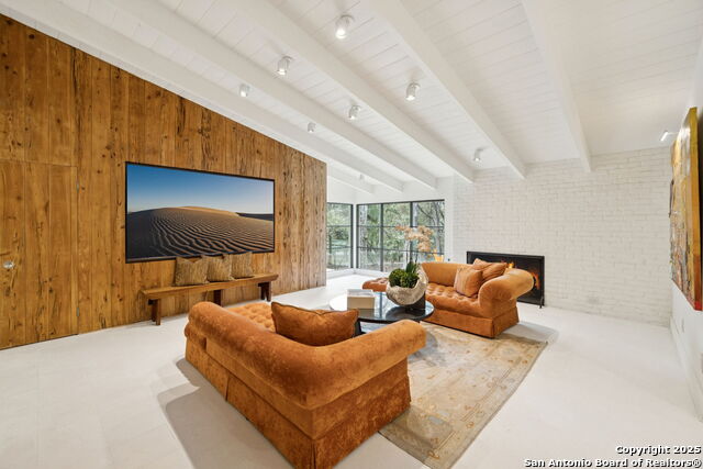 Listing photo id 7 for 510 Lamont  