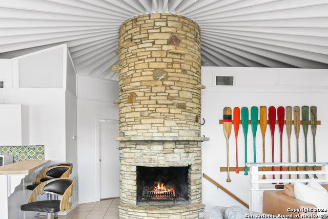 Image 21 of 50 For 1433 Riviera