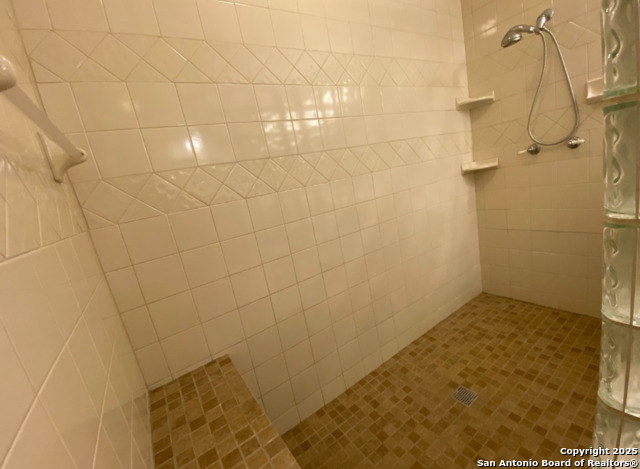 Image 10 of 20 For 228 Highland Woods