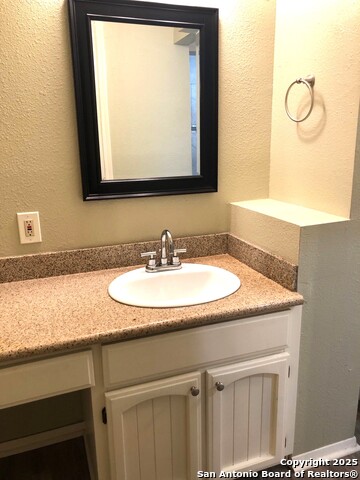 Image 11 of 19 For 14106 Susancrest