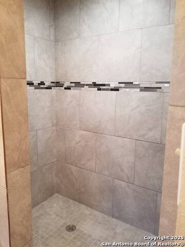 Image 13 of 19 For 14106 Susancrest