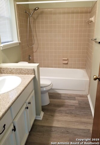 Image 15 of 19 For 14106 Susancrest