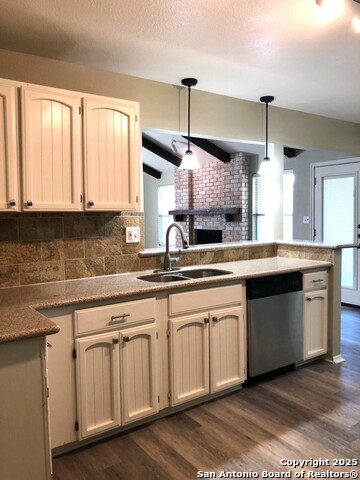 Image 9 of 19 For 14106 Susancrest