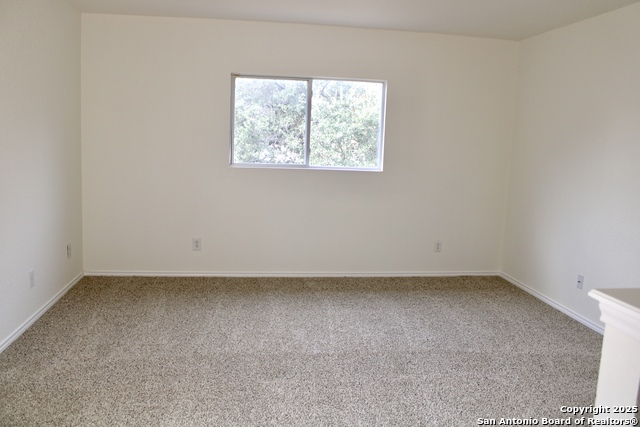 Image 11 of 38 For 26619 Redstone