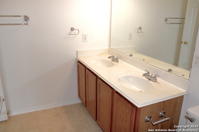 Image 16 of 38 For 26619 Redstone