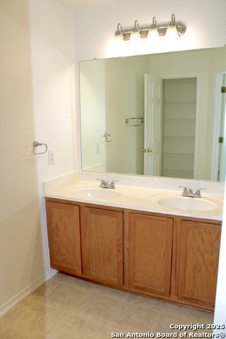 Image 17 of 38 For 26619 Redstone