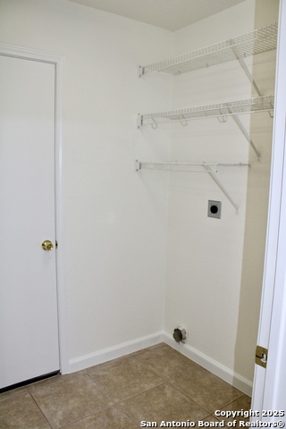 Image 29 of 38 For 26619 Redstone