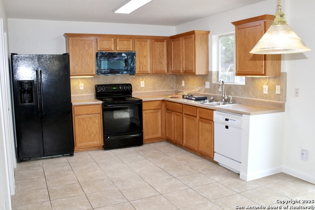 Image 9 of 38 For 26619 Redstone