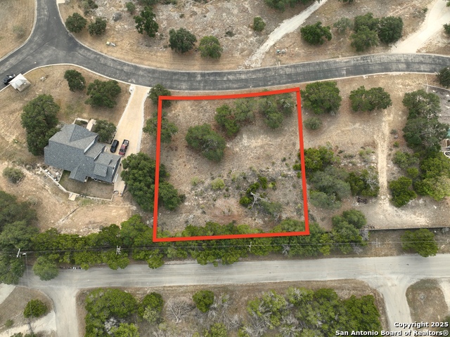 Listing photo id 4 for 1232 Kings Cove Dr