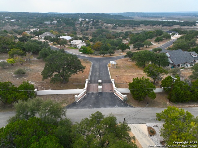 Listing photo id 5 for 1232 Kings Cove Dr