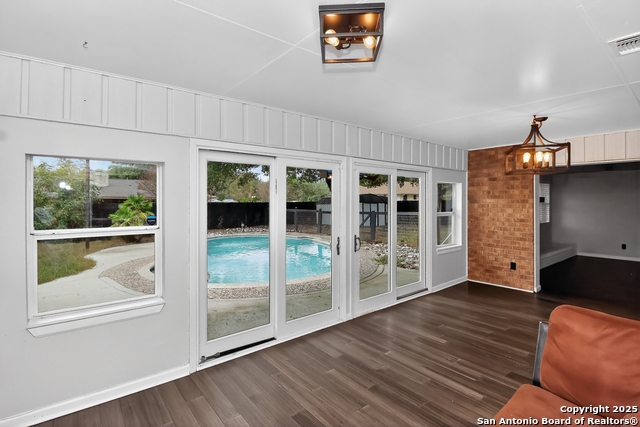 Image 27 of 30 For 421 Candleglo