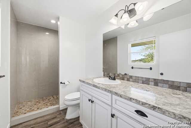 Listing photo id 13 for 205 Wild Timber