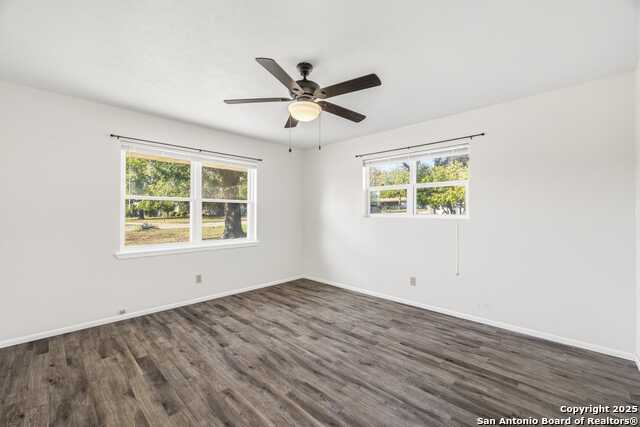 Listing photo id 14 for 205 Wild Timber