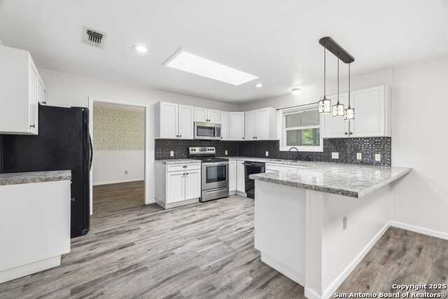 Listing photo id 5 for 205 Wild Timber