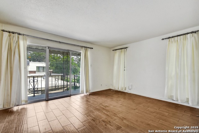 Image 16 of 24 For 11826 Petal 73