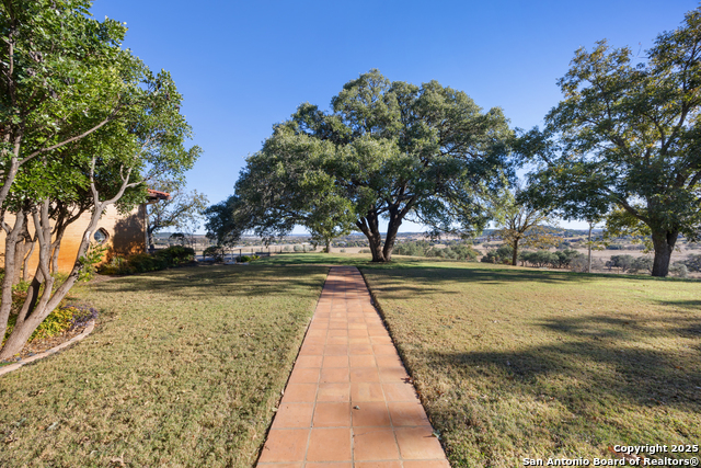 Image 12 of 50 For 2650 Bandera Hwy E