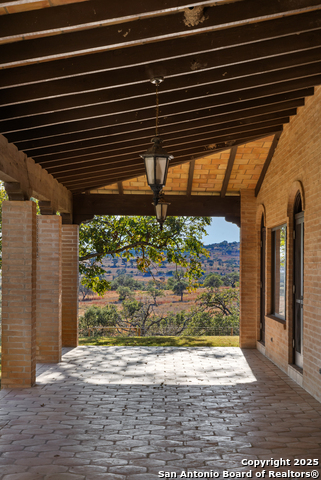 Image 15 of 50 For 2650 Bandera Hwy E