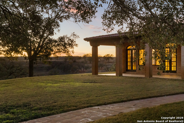 Image 21 of 50 For 2650 Bandera Hwy E