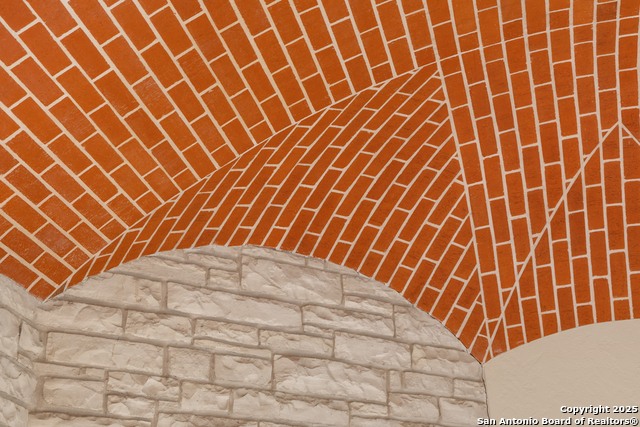 Image 23 of 50 For 2650 Bandera Hwy E