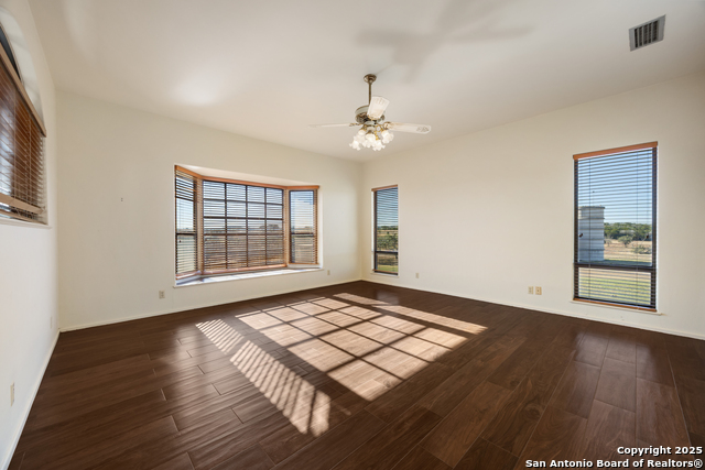 Image 36 of 50 For 2650 Bandera Hwy E