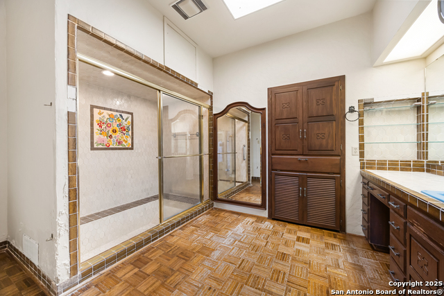 Image 42 of 50 For 2650 Bandera Hwy E