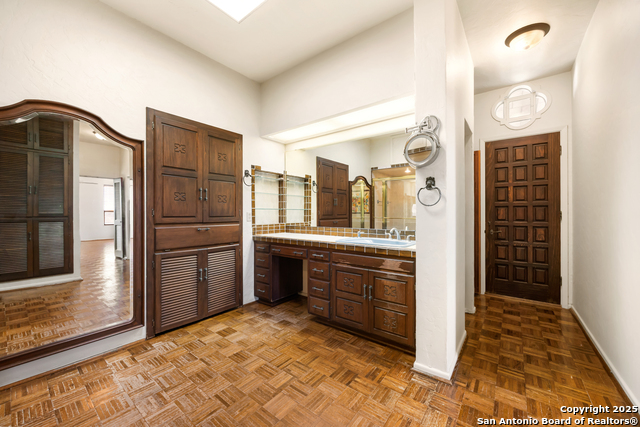 Image 43 of 50 For 2650 Bandera Hwy E