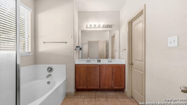 Image 11 of 28 For 843 Avery  