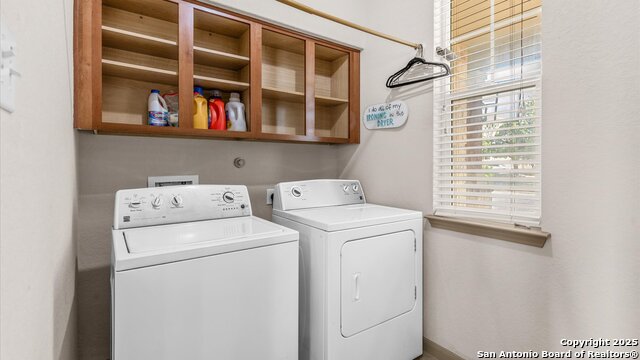 Image 24 of 28 For 843 Avery  