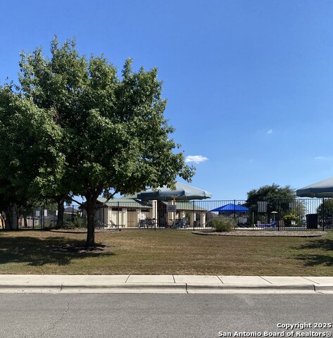 Image 28 of 28 For 843 Avery  