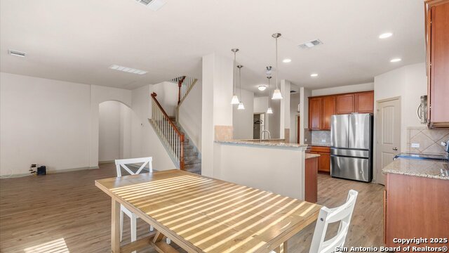 Image 3 of 28 For 843 Avery  