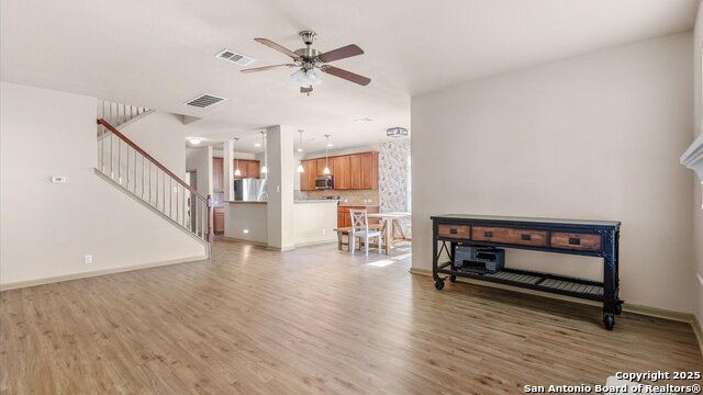 Image 5 of 28 For 843 Avery  