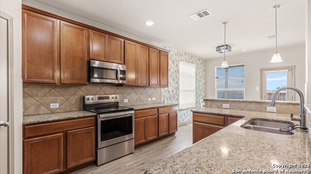 Image 7 of 28 For 843 Avery  