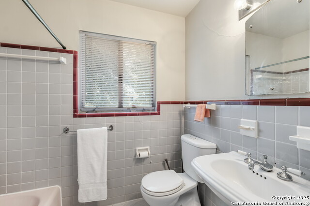 Image 9 of 12 For 418 Saratoga