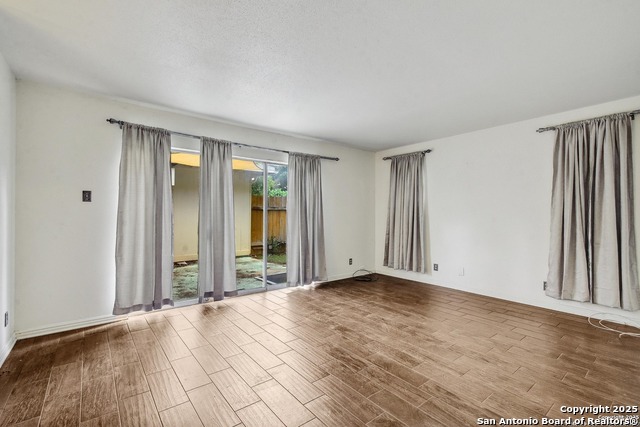 Image 14 of 24 For 11826 Petal 73