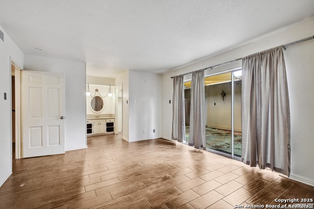 Image 15 of 24 For 11826 Petal 73