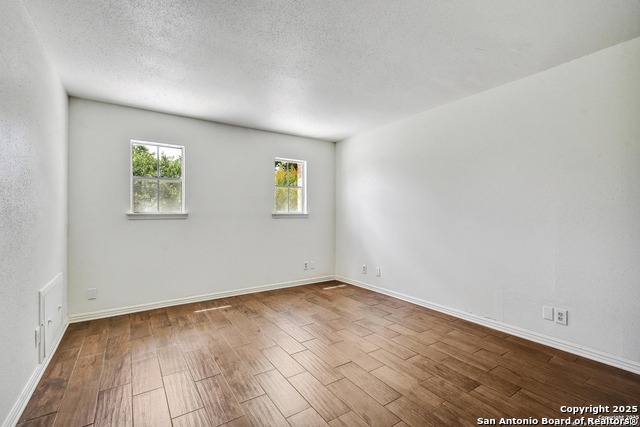 Image 20 of 24 For 11826 Petal 73