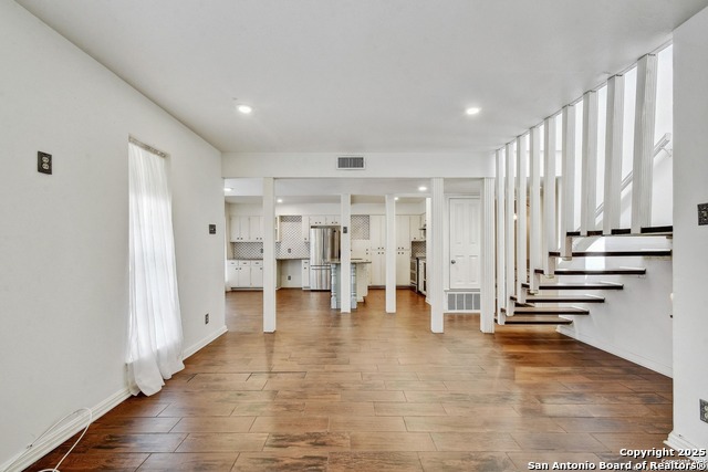 Image 5 of 24 For 11826 Petal 73