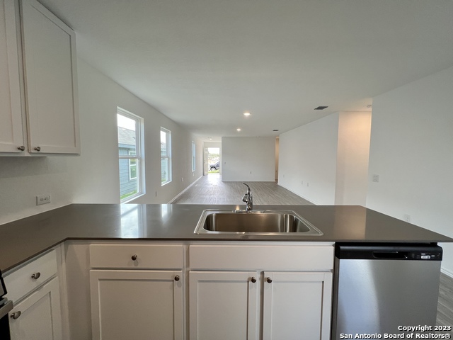 Image 10 of 21 For 10014 Ana Heights