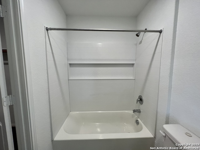 Image 15 of 21 For 10014 Ana Heights