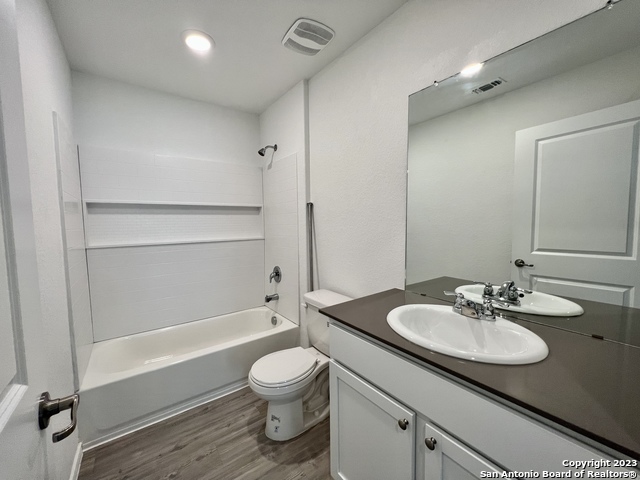 Image 17 of 21 For 10014 Ana Heights