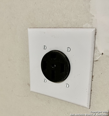 Image 20 of 21 For 10014 Ana Heights