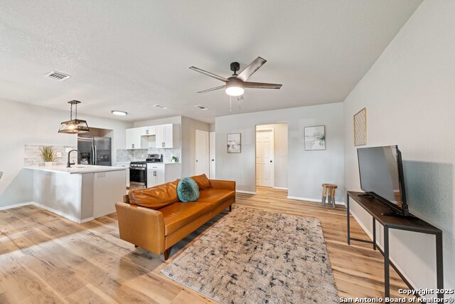 Image 7 of 19 For 6019 Sandwick