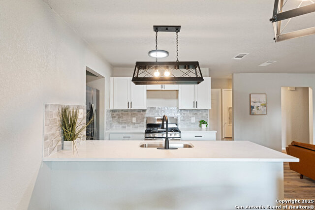 Image 8 of 19 For 6019 Sandwick