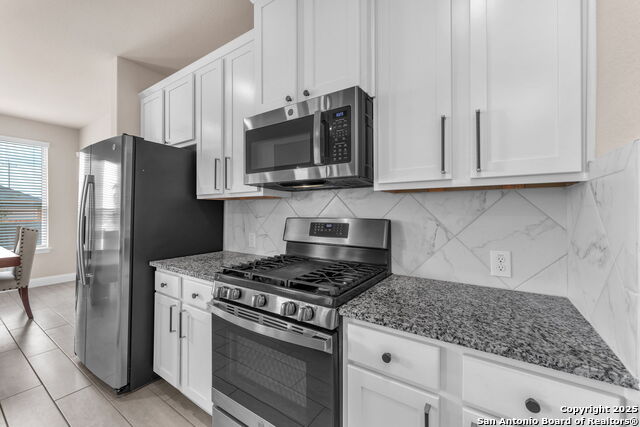 Image 17 of 49 For 4174 Garden Path